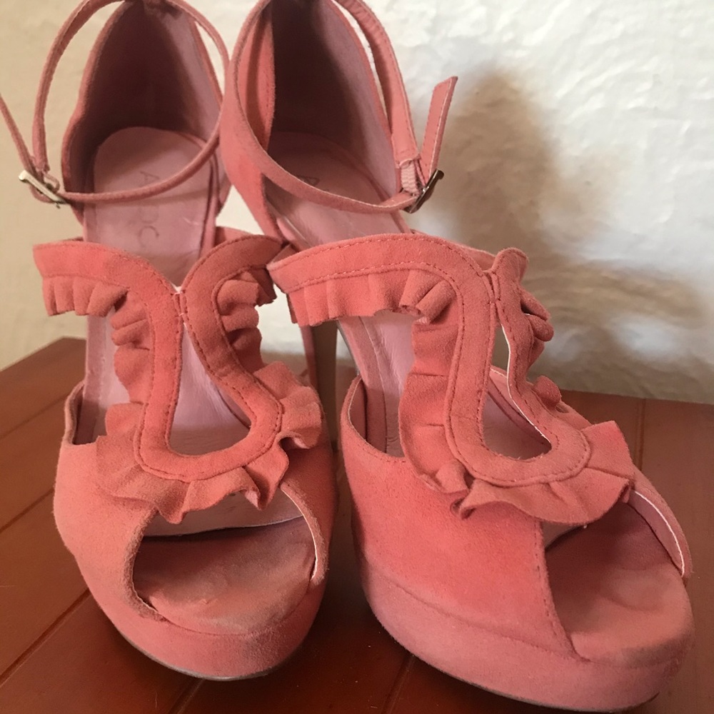 Coral peep-toe platform sandal, s 38